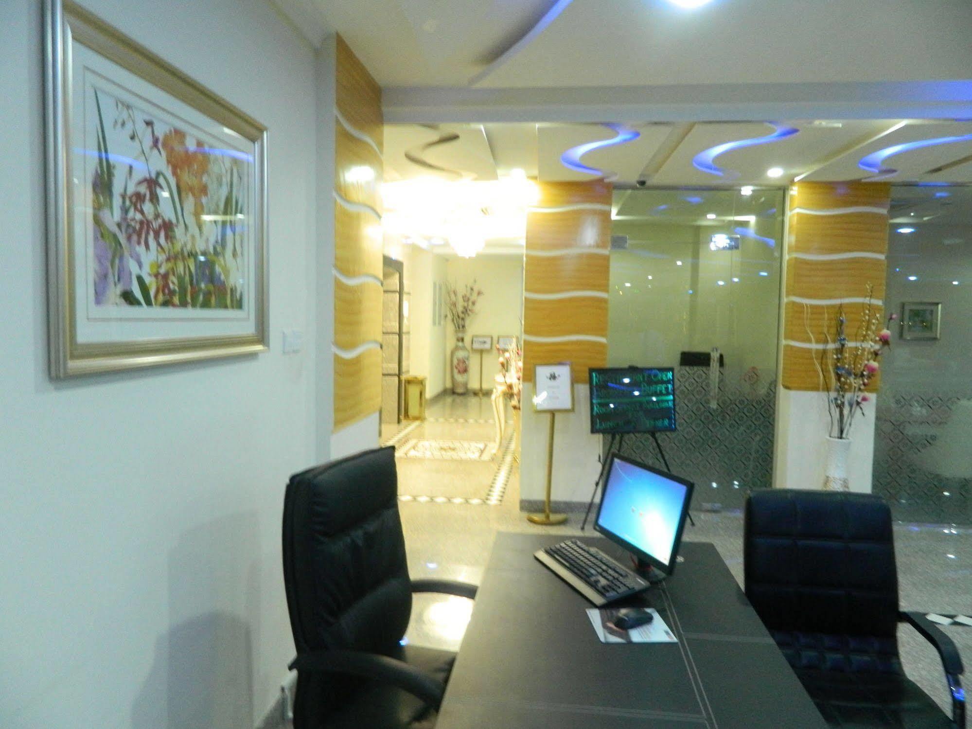 Wanasa Hotel Apartments Маскат Екстер'єр фото